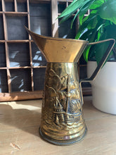 Load image into Gallery viewer, Peerage England Brass Pitcher