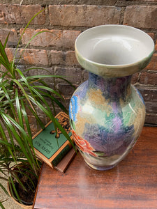 Stunning Porcelain Vase with Floral Motif and Gold Leaf Detailing