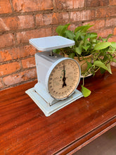 Load image into Gallery viewer, Vintage Baby Scale
