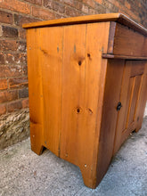 Load image into Gallery viewer, Antique Pine Dry Sink