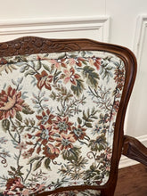 Load image into Gallery viewer, Gorgeous Vintage Floral Arm Chair