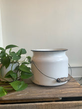 Load image into Gallery viewer, Enamel bucket