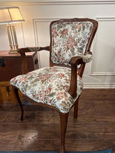 Load image into Gallery viewer, Gorgeous Vintage Floral Arm Chair