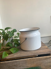 Load image into Gallery viewer, Enamel bucket