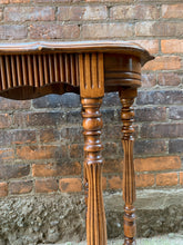 Load image into Gallery viewer, Beautiful Antique Side Table