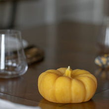 Load image into Gallery viewer, Pumpkin Beeswax Candle