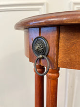 Load image into Gallery viewer, Small Vintage Round Top Side Table