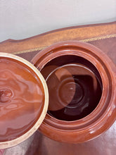 Load image into Gallery viewer, Awesome Vintage Brown Bean Pot