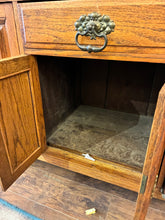 Load image into Gallery viewer, Gorgeous Scottish Oak Buffet