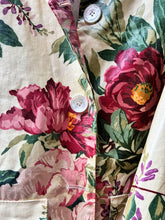 Load image into Gallery viewer, Super Cute Vintage Floral Rain Coat (S/M)