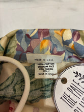 Load image into Gallery viewer, Super Cute Vintage Floral Rain Coat (S/M)
