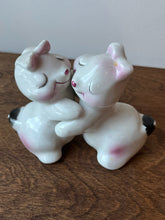 Load image into Gallery viewer, The Cutest Vintage S&amp;P Shakers Ever