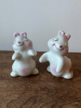 Load image into Gallery viewer, The Cutest Vintage S&amp;P Shakers Ever