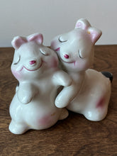 Load image into Gallery viewer, The Cutest Vintage S&amp;P Shakers Ever