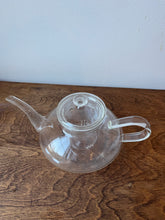 Load image into Gallery viewer, Glass Tea Pot with Infuser