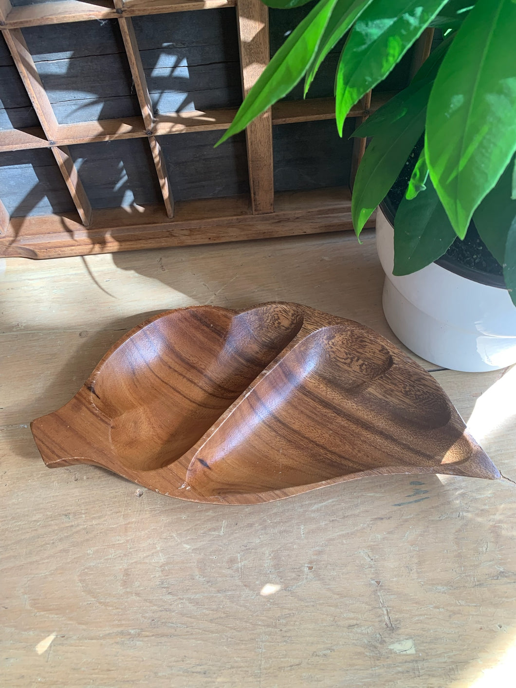 Vintage Wood Leaf Divided Dish