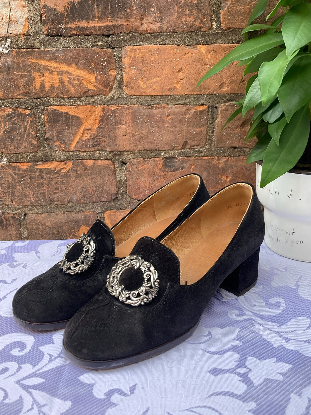 Incredible Vintage Black Suede 40s Style Pumps