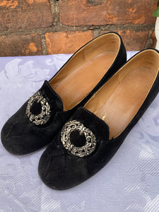 Incredible Vintage Black Suede 40s Style Pumps