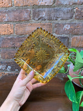 Load image into Gallery viewer, Beautiful Amber Glass Dish