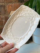 Load image into Gallery viewer, Pretty Vintage Soap Dish Made in Japan