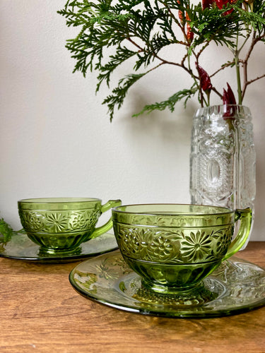 Vintage Indiana Daisy Avocado Green Cup and Saucers