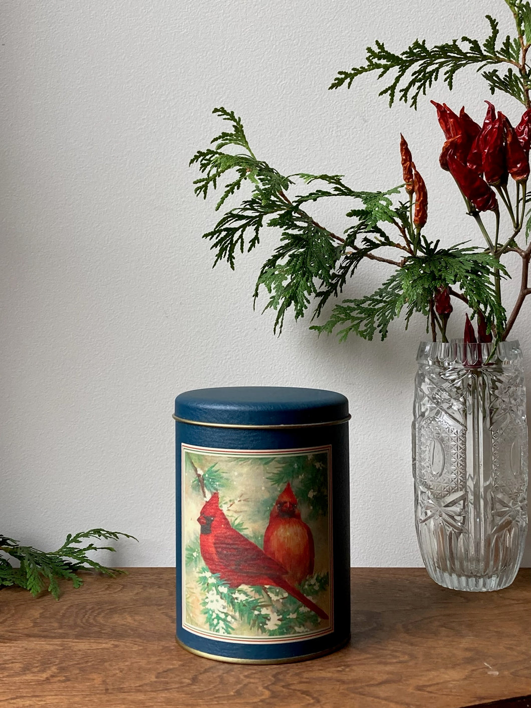 Winter Cardinal Navy Blue Tin