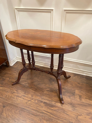 Elegant Vintage Burled Mahogany Side Table / Hall Table