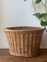 Load image into Gallery viewer, Beautiful Woven Bike Basket