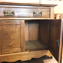 Load image into Gallery viewer, Beautiful Antique Oak Washstand