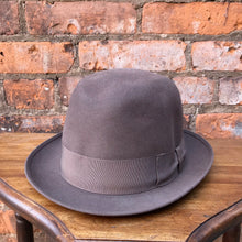 Load image into Gallery viewer, Vintage Brown Felted Hat