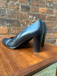 Vintage Black Leather Heels Made in Italy (Size 40)
